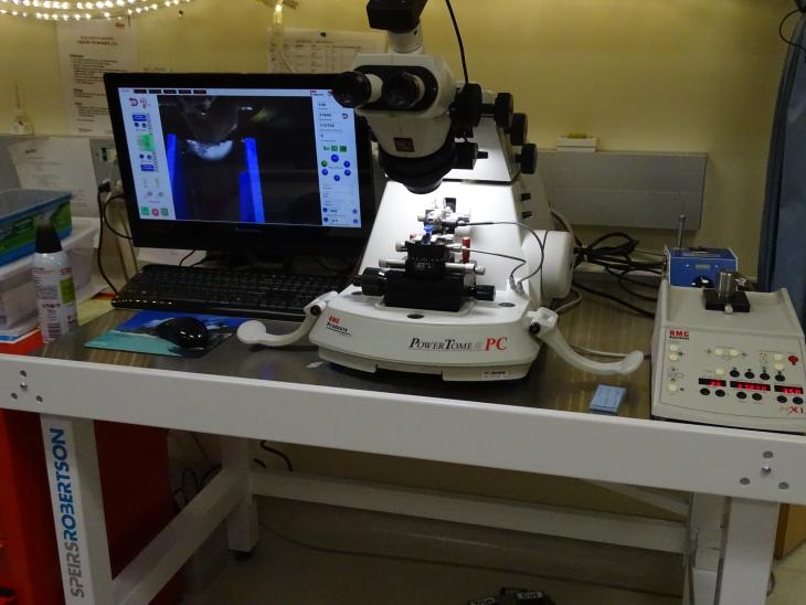 Ultra Microtome on New Table